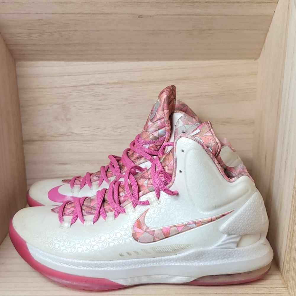 KD V Premium Aunt Pearl Edition Basketball Shoes - Picture 8 of 13